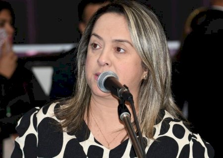 Deputada Lia Nogueira vota favorável ao reajuste salarial dos professores