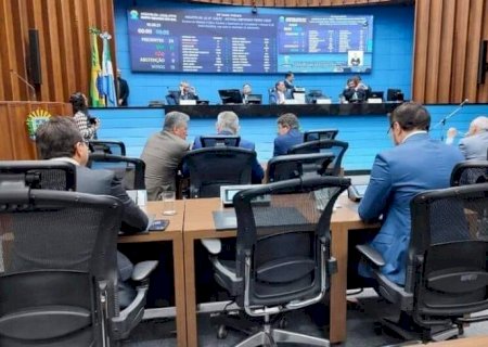 Deputados aprovam reajuste dos professores em primeira votação