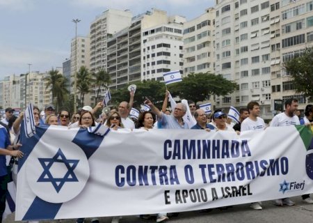 Centenas de pessoas fazem ato no Rio de Janeiro em defesa de Israel