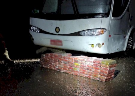 PRF apreende 91 quilos de cocaína em ônibus de estrangeiros ilegais
