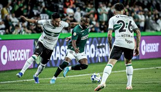 Goiás supera Coritiba em confronto direto pela permanência na série A