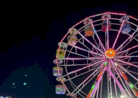 Roda Gigante com 16 metros de altura chega para o Dourados Brilha 2023
