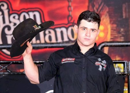 Com apoio da prefeitura, peão douradense avança na Liga Nacional de Rodeio