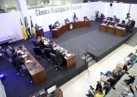 Câmara de Dourados homenageia líder indígena e aprova mais de 60 projetos de lei