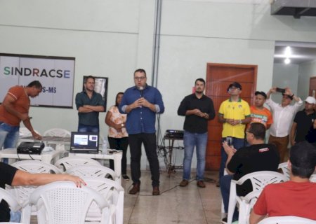 Alan Guedes leva projeto de asfalto em ruas do Jardim Guaicurus