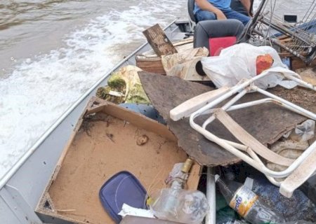 Grupo de pescadores promove limpeza do Rio Dourados