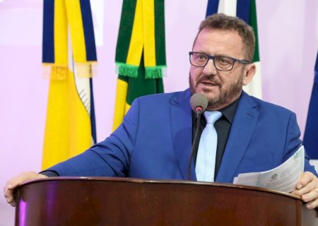 Laudir cobra Sanesul sobre qualidade da água fornecida em Dourados