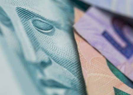 Dívida pública do Brasil atingirá 80% do PIB em 2024 e 90% em 2047, diz OCDE