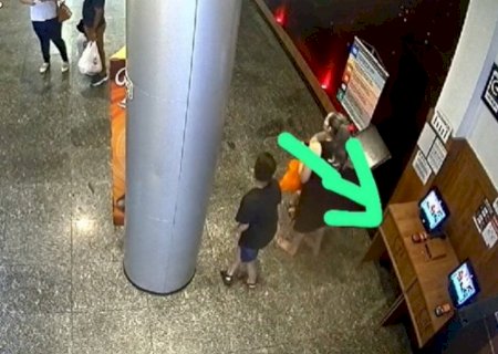 Câmeras flagram mulher furtando carteira em shopping de Dourados
