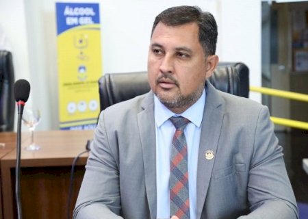 Marcio Pudim pede melhorias para capela mortuária