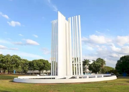 UFMS abre 26 vagas para professores com salário de até R$ 11,1 mil