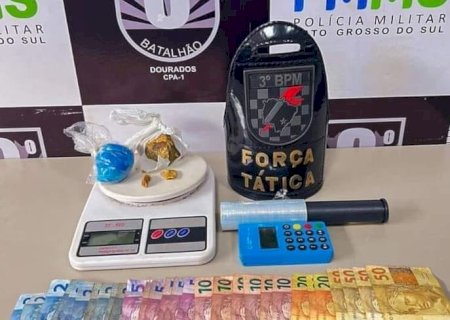 Foragido da Justiça é preso comercializando drogas na Vila Cachoeirinha