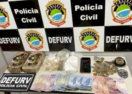 Homem é preso por furto e adolescente apreendido em ‘boca de fumo’