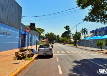 Lombadas vão operar em frente a nove escolas de Dourados nas próximas semanas