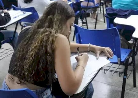 Fapec zera a redação de 6 mil estudantes em prova de vestibular