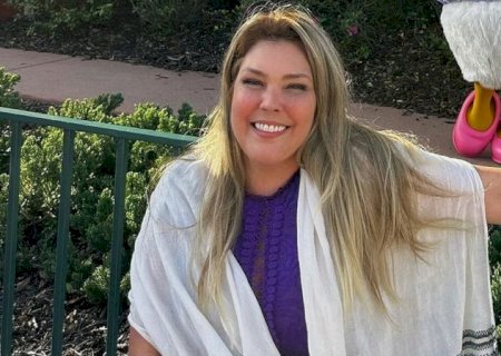 Simony se surpreende com tamanho do cabelo natural após tratamento de câncer