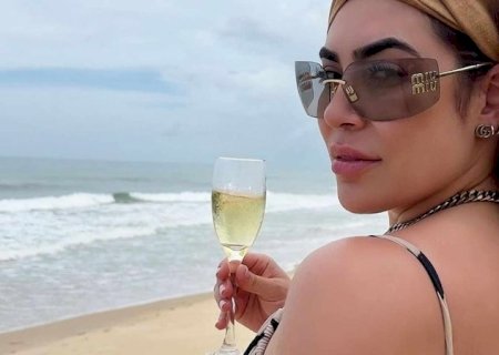 Parou tudo! Naiara Azevedo choca com fotos na praia
