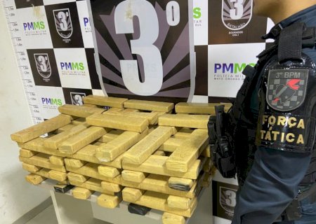 PM fecha entreposto do tráfico e apreende quase 80 quilos de drogas