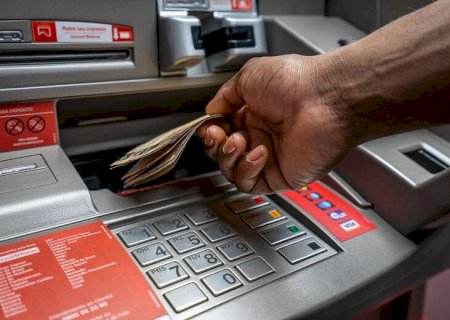 Servidores de Dourados recebem salários nesta terça-feira