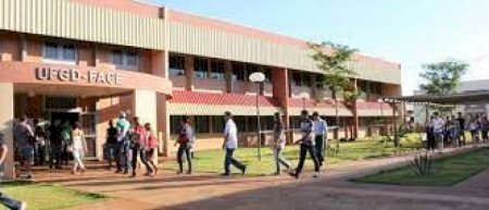 UFGD realiza processo seletivo para contratação de professores substitutos