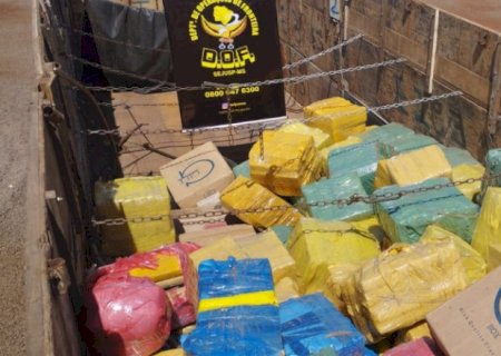 Motorista de carreta é preso com carga de maconha avaliada em R$ 16 milhões