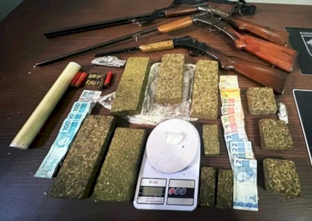Traficante é preso com drogas, armas e munições em ação conjunta da Militar e Civil