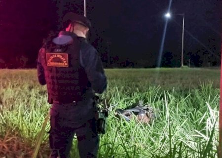 Motociclista bate em poste de iluminação e morre na MS-156 Entre Dourados Itaporâ