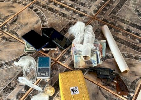 Homem é preso com arma e drogas na aldeia em Dourados