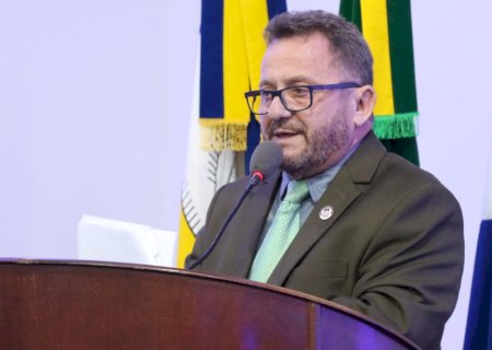 Laudir cobra melhorias para campo de futebol do Santa Maria