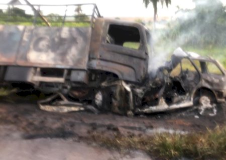 Duas crianças estão entre as vítimas fatais do acidente entre caminhão e carro de passeio