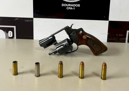 Empresário é preso por atirar na cabeça da esposa