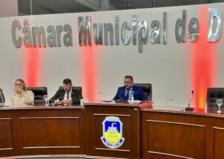 Vereadores e candidatos já fazem contas de vagas