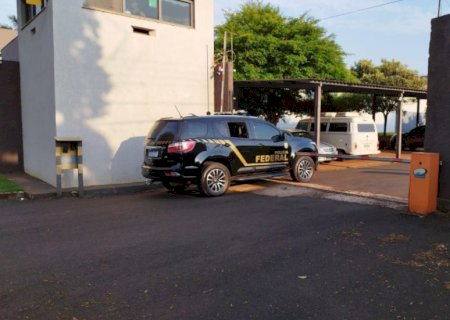 Homem que armazenava pornografia infantil no trabalho é alvo de operação da PF
