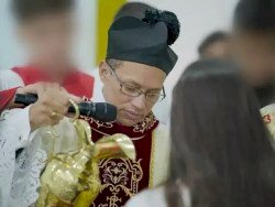 Paróquia pede orações para padre acusado de assediar coroinha
