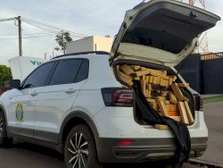 PRF apreende mais de 1 tonelada de maconha em carro com adesivo falso Incra