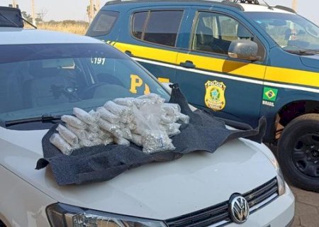 PRF apreende 64 quilos de prata transportados em carro em MS
