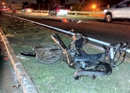 De moto na contramão, mulher bate em Toyota SW4 e morre neste domingo em Dourados