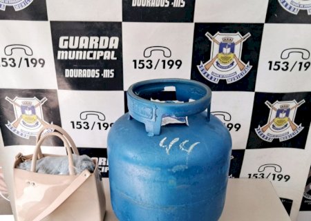 Mulheres são presas Guarda Municipal após furto de botijão de gás em Dourados