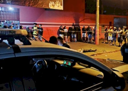 Suspeito de matar homem conveniência se apresenta à polícia e alega legítima defesa