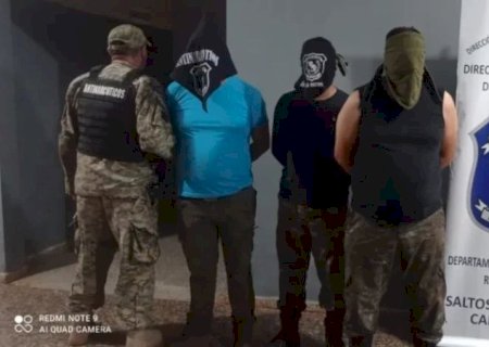 Polícia prende agentes paraguaios com quase 300 quilos de maconha na fronteira