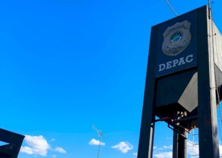 Dupla é presa após roubar dinheiro para comprar bebida alcoólica