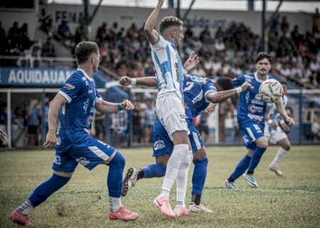 Aquidauanense e Ivinhema empatam no “Duelo de Azulões” que abriu o campeonato