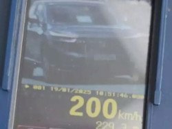 Carro é flagrado a 200 km/h na ‘rodovia da morte’ em MS