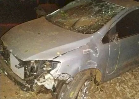 Jovem morre ao ser arremessado de carro em acidente na BR-267