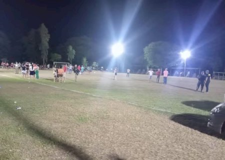 Confronto entre pistoleiros deixa três mortos em campo de futebol na fronteira