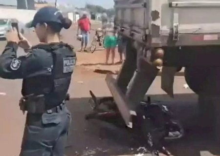 Motociclista tem pé amputado em acidente envolvendo caminhão