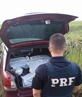 Homem é preso com 377,8 quilos de maconha após perseguição