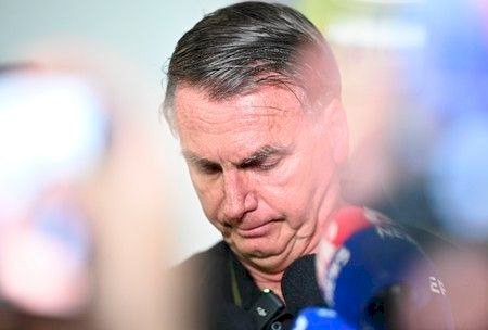 Moraes Nega Recurso e Mantèm Veto a Viagem de Bolsonaro