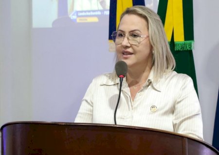 Liandra solicita serviço de limpeza no Jardim Flor de Liz