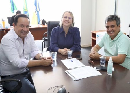 Liandra recebe secretário do Governo e vereador da Capital